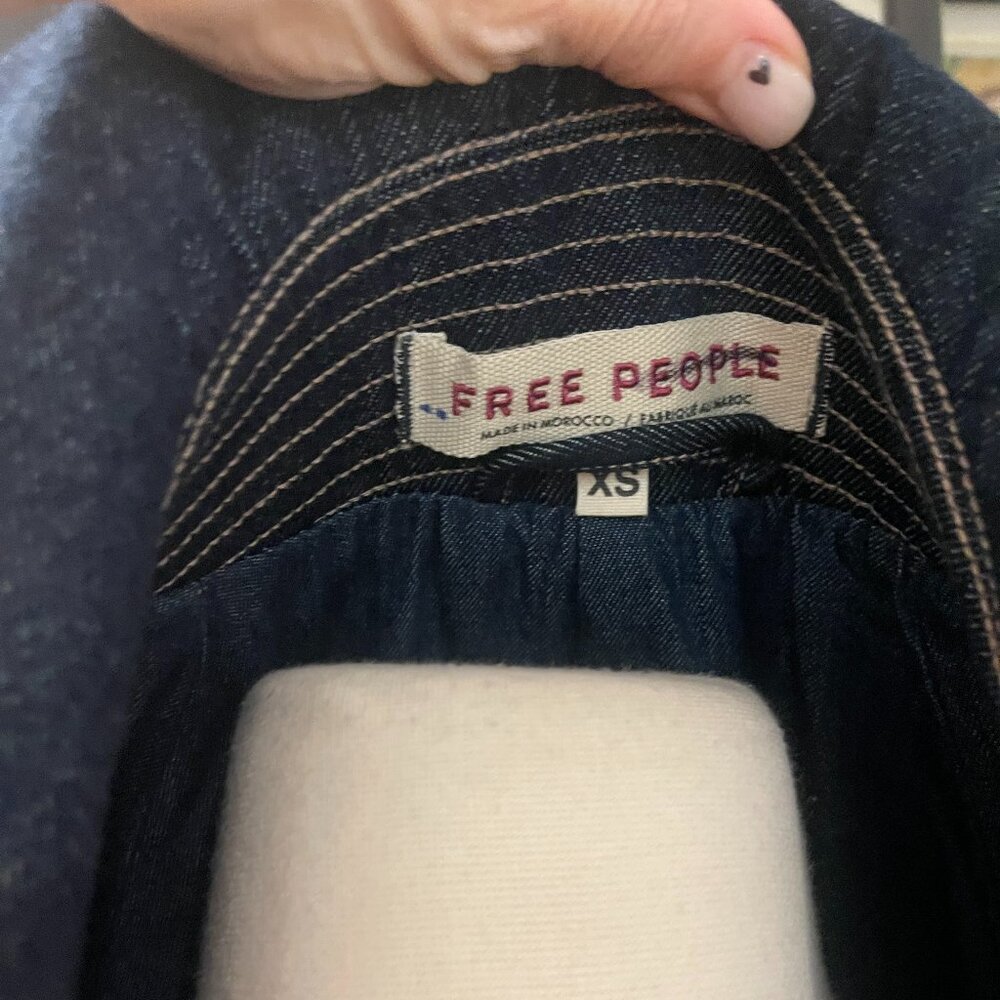 Free People Denim Car Coat NWOT oversized Size XS - Picture 11 of 11